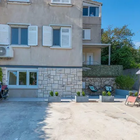 Apartment Brand New With Terrace & Parking *