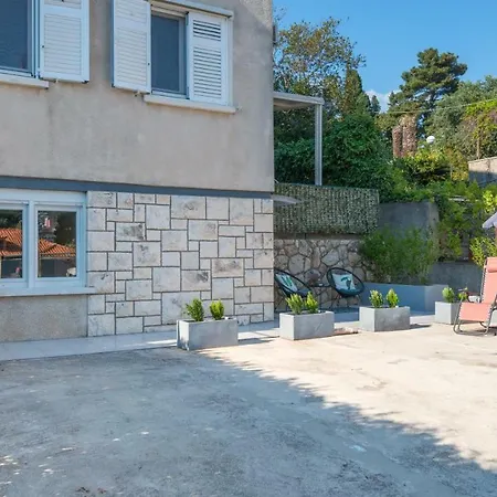 Apartment Brand New With Terrace & Parking *
