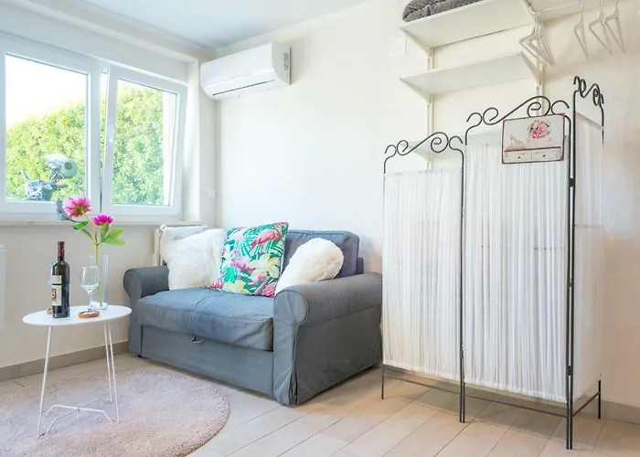 Apartmán Brand New With Terrace & Parking