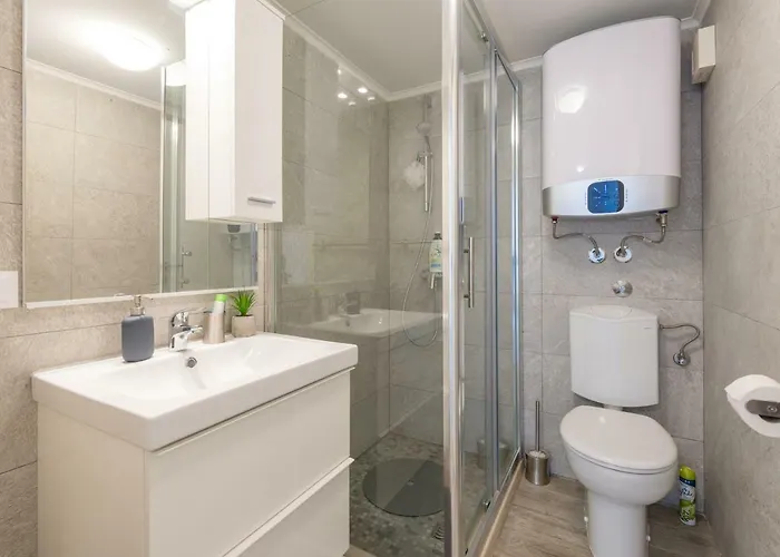 Brand New With Terrace & Parking Apartmán *