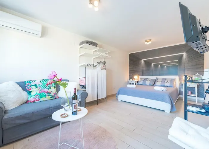 Brand New With Terrace & Parking Apartmán