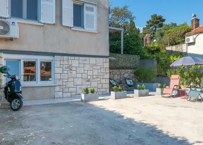 Apartmán Brand New With Terrace & Parking *